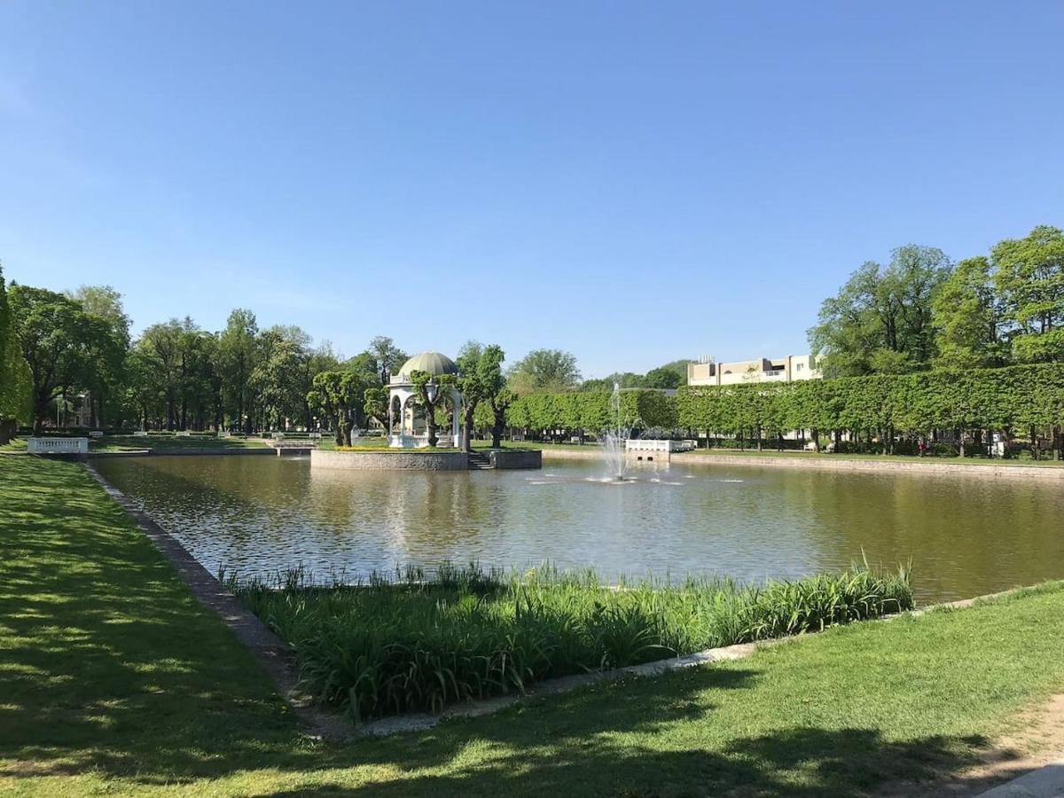 1 Bedroom Apartment Near Kadriorg Swan Pond Tallinn Eksteriør bilde